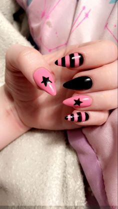 Gyaru Nails, Designs For Short Nails, Band Nails, Fake Nails Designs, Cute Simple Nails, Big Boi, Goth Nails