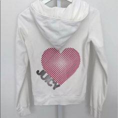 Brand: Juicy Model: Estilo Fabric: 80% Cotton & 20% Polyester Color: White Red Heart Black Juicy Size: Medium Made In Usa Approximate Measurements: Chest: 34” Waist: 30.5” Hip: 31” Shoulder To Underarm: 7.5” Shoulder To Sleeve Hem: 24.5” Back Below Hood To Base Hem: 20.5” Condition: New Without Tags, While Tightly Folding This Jacket I Noticed On Each Side Of Front Top Pockets It Is Unstitched At The Seam. Only Noticeable When You Separate Or Pull On The Fabric. White Fitted Hooded Jacket For Winter, Fitted White Hooded Winter Jacket, Fitted White Hooded Jacket For Winter, White Fitted Trendy Hoodie, Fitted White Hooded Jacket For Fall, Fitted White Hoodie For Winter, Fitted White Hoodie For Fall, Fitted White Hoodie For Spring, Trendy White Cotton Hooded Jacket