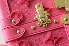 Description L.V Petite Malle Tufted Fluo Pink For Women, Shoulder And Crossbody Bags 7.9in/20cm LV M20745 Rep 1:1 Size: 7.9 x 4.9 x 2.4 inches/ 20 x 12.5 x 6 cm (Length x height x width) An explosion of pink, this Petite Malle handbag is made from tufted with tone-on-tone trim. The craftsmanship of the tufting is impressive: the Monogram pattern is delicately embroidered into the grained, with the threads cut to create a velvety feel. This tufted Monogram brings a breath of modernity to this ico Louis Vuitton Petite Malle, Monogram Pattern, Luxury Products, Trendy Tote, Iconic Design, Evening Clutch Bag, Kids Bags, Louis Vuitton Handbags, Fashion Handbags