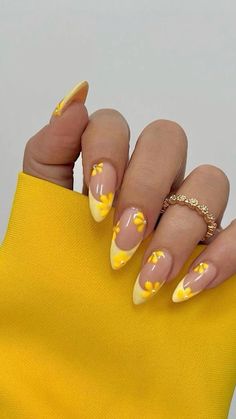 plain spring nails square Beginners Nails Ideas, Nail Trends 2024 Summer, Practice Nails, Colorful Nails, Summery Nails, Simple Summer, White Nail, Nagel Inspo