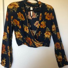 Washed But Never Worn! Super Cute Long Sleeve Crop Top With A Low V-Neck And A Choker That Fastens With Buttons On The Back. (I’ve Found That The Choker Was Loose Enough On Me That It Looked Good But Didn’t Actually Choke Me!) This Style Looks Great With High Waisted Bottoms! V-neck Crop Top For Brunch In Fall, Fall V-neck Crop Top For Brunch, Forever 21 Long Sleeve Crop Top For Day Out, Forever 21 V-neck Crop Top For Spring, Yellow Long Sleeve Crop Top For Spring, Forever 21 Long Sleeve Crop Top For Spring, Forever 21 Floral Print Top For Day Out, Casual Floral Print Crop Top For Fall, Yellow Casual Crop Top For Brunch