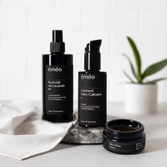 Masculine Product Photography, Black Skincare Packaging, Men Skincare Aesthetic, Black Product Photography, Skincare Formulation, Mens Face Care, Shampoo For Men, Creative Advertising Photography