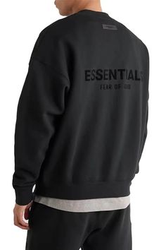 Essentials Felt Logo Crewneck Sweatshirt Unisex Urbancore Tiktok Fashion, Fashion Today, Hip Hop Fashion, Casual Wardrobe, Unisex Design, Daily Outfits, Minimalist Fashion, Suits You, Unisex Sweatshirt