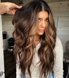 34 Winter 2025 Hair Color Trends: Top Shades for Blondes and Brunettes - divagaze.com Brown Bayalage Hair, Cherry Blonde, Latest Hair Color Trends, Chocolate Balayage, Warm Brunette, Long Brunette Hair, Rich Brunette, Grey Hair Inspiration, Latest Hair Color