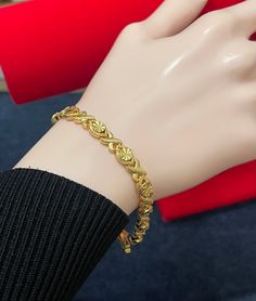 Gold Bracelet, 24k Dubai Gold Plated Bracelet, Link Chain Gold Bracelet, Elegant Bracelet, Bracelet for Women These are lovely design that will catch the eye of anyone around you. They are perfect for waring to a formal event or for dressing up a casual outfit.  Stack These beautiful gold bracelet for bold look. Openable bracelets for easy use. Stackable bracelets Suitable for all occasions, wedding, Party, day and night ✔ Material: 24k gold plated ✔ Size:  19cm or 9.6 inch's  ✔ Not solid gold ✔ Dubai Gold Jewelry, Gold Arm Band, Latest Bracelets, Bracelet Elegant, Handmade Gold Jewellery, Bracelets Design, Gold Armband, Jewelry Bracelets Gold, Gold Bracelet For Women