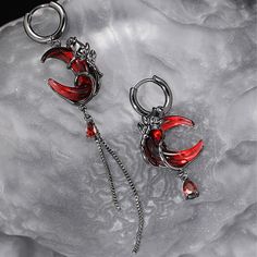 Evoke an air of timeless beauty and sophistication with our Red Rose Crescent Moon Earrings.... Moon Accessories, Ankle Bracelets Diy, Gothic Bracelet, Goth Earrings, Crescent Earrings, Gothic Earrings, Crescent Moon Earrings, Body Jewelry Piercing, Magical Jewelry