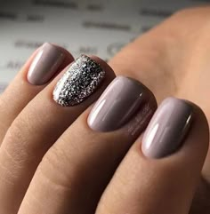 Gray And Sparkle Nails, Neutral Manicure With Accent Nail, Nail Colors With Accent Nail, Muted Lavender Nails, Fall Nails Sparkle Accent, Short Oval Glitter Nails, Dark Dipped Nails, November Dip Nails 2023, Holiday Manicure Ideas Classy