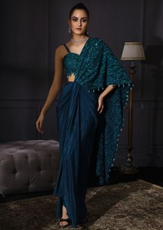 Drape Sarees, Modern Saree, Draping Fashion, Saree Designs Party Wear, Drape Saree, Traditional Indian Outfits, Designer Party Wear Dresses, Stylish Party Dresses, Party Wear Indian Dresses