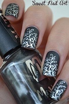 This is so pretty but I doubt I'll be able to make my nails look like these! Haha! Nagel Stamping, Black And White Nail, Silver Nail Designs, Silver Nail Art, Nails Silver, Nail Trend, Silver Nail