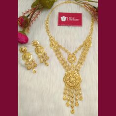 24 carat gold plated heavy Kuwaiti flower design long set with earrings. 100% real look. Double line with a small neck attachment like in real gold. Very elegant, heavy bridal jewelry. More variety in our shop. Feel free to contact us for any enquiries. Please provide detailed address with contact number when order is placed as it is required on shipping label. Luxury Yellow Gold Jewelry Sets For Diwali, Gold Tilla Necklaces For Eid, Kuwait Gold Jewellery Design, Elegant Yellow Gold Tilla Necklace, Traditional 22k Gold Luxury Necklace, Kuwaiti Design Gold Necklace, Small Gold Necklace, Dubai Gold Jewelry, Neck Pieces Jewelry