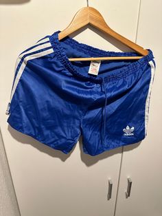 Adidas Shorts Shiny Nylon Shiny Vintage Size M-L 🏸 90s sports trousers There are defects, see picture 10. fits like M-L! fits like M-L! 90s Sports, Nylon Shorts, 90s Outfit, Satin Pants, Sports Trousers, Adidas Shorts, Vintage Champion, Mesh Shorts, Sports Pants