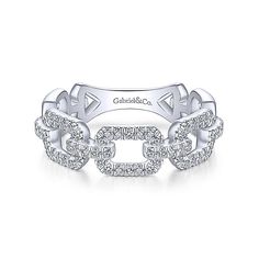 Each link in this chain-inspired stackable ring is encrusted with magnificent pavé diamonds. The chic 14k white gold band is studded with 0.35cts of radiant stones for stylish sparkle. Stackable Diamond Bands, Chain Link Ring, Stackable Rings Wedding, Stacked Wedding Bands, Stackable Diamond Rings, Link Ring, Art Jewelry Design, Linking Rings, Circle Diamond