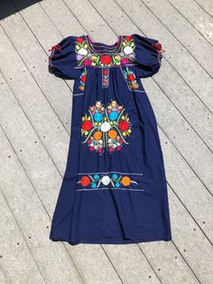 "great condition length 45\" width across shoulders is 23\" FREE SHIPPING B" Mexican Sun, John Spencer, West Virginia University, Vintage Wrangler, Winter Weather, Sun Dress, Dress Floral, Ski Wear, May 1