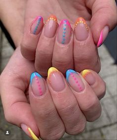 Vibrant Vacation Nails, Spring Break Nails 2024 Short, Acrylic Nails For Spring Break, Nails With Circles, Retro Nails 80s, Bright Spring Break Nails, Summer Nail Inspo Short Almond, Spring Funky Nails, Bright Design Nails