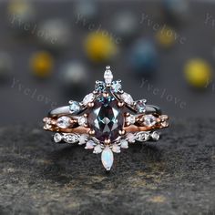 this is an image of a beautiful ring set