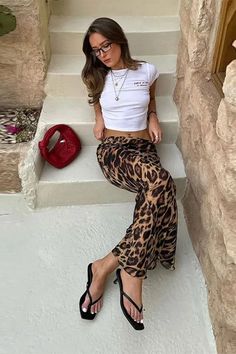 Vogue Fall 2024, Leopard Maxi Skirt Outfit, Long Leopard Skirt, Leopard Print Skirt Outfit, Leopard Skirt Outfit, Leopard Outfit, Fitted Maxi Skirt, Printed Long Skirt, Looks Pinterest