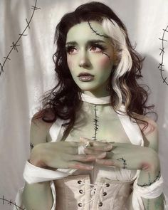 Frankenstein Costume, Horror Halloween Costumes, Bride Costume, Pretty Halloween, Halloween Makeup Inspiration, Halloween Tattoo