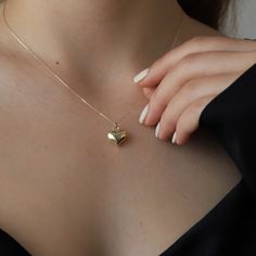 14K Yellow Gold 3D Heart Empty Inside Hollow Pendant Necklace Dainty Gift for Women Handmade Special Minimalist Design Christmas Day ⓂMaterials & Specifications : Necklace Chain Lengths : 42 cm (16.5 in) 44 cm (17.3 in) 46 cm (18.1 in) 48 cm (18.8 in) 3D Heart Pendant Width : 1.1 cm (0.43 in) 3D Heart Pendant Length : 1.1 cm (0.43 in) Handmade Item Special Design Heart Cut Charm Necklace With Heart Detail For Gift, Heart Cut Charm Necklace With Heart Detail As Gift, Heart Shaped Locket Necklace As Gift With Clavicle Chain, Heart Cut Charm Necklace For Gift, Gift Heart Pendant Necklace With Heart Detail, Yellow Gold Necklaces With Heart Detail As Gift, Heart Pendant Charm Necklace Gift, Yellow Gold Necklace With Heart Detail As Gift, Gold Heart Detail Charm Necklace As Gift