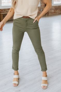 Who doesn't love a good pair of Chinos? These women's Chinos are this season's must-have pair of pants! Chino Pants Outfits Women, Cotton Tapered Leg Work Pants, Chic Cotton Chinos Trousers, Chic Cotton Chinos, Casual Khaki Straight Leg Dress Pants, Casual Khaki High-waisted Chinos, Chic Cotton Chinos With Tapered Leg, Casual Fitted Khaki Dress Pants, Casual High-waisted Khaki Chinos