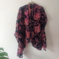 Supercutee En Crme Open Cardigan Parts Of It Is Velvet Material One Size Purple Spring Cardigan, Casual Black Cardigan With Floral Print, One Size Purple Top For Spring, Velvet Lace Top, Gold Sequin Top, High Low Blouse, Flared Sleeves Top, Halter Tank Top, Flowy Sleeves