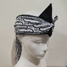 The material is comfortable and practical to use right away Adult all size with rubber on the back Neat stitches Casual Black Festival Headwrap, Songket Pattern, Tenun Dress, Tenun Ikat Sumba, Adjustable Traditional Black Headwrap, Batik Skirt, Sarong Wrap, Workout Headband, Yoga Headband