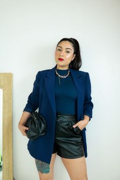 Look Sensual, Looks Com Short, Blazer E Short, Looks Black, Blue Sneakers, My Way, Capsule Wardrobe, Leather Skirt, Lookbook