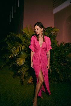 Vintage Summer Midi Dress | Free People Summer Midi Dress, Beach Wedding Guest Dress, Summer Wedding Guests, Guest Attire, Wedding Attire Guest, Pink Fits, Cocktail Attire, Midi Dress Summer, Puffed Sleeves