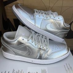 New Nike Air Jordan 1 Low Se 'Metallic Silver' Ice Grey Fn5030 001 Women Size 11 Brand New With Box Box Has No Lid Authentic Silver Toe Jordan, Air Jordan 1 Aluminum, Jordan 1 Low Aluminium, Gray Low-top Jordan Shoes For Light Sports, Tenis Jordan Retro, Jordan Metallic Silver, Jordan Retro 1, Nike Air Jordan 1 Low, Retro 1