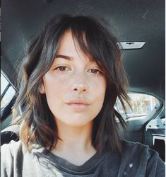 Shag On Straight Hair, Oblong Face Haircuts, Short Fluffy Hair, Short Shag, Fashion Vogue, Haircut And Color, Haircuts For Medium Hair, Fluffy Hair, Mid Length Hair