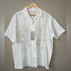 Brand: Folk Size: Large Color: Off White (Beige Embroidery) Features: 70% Cotton, 30% Linen New With Tags Msrp $165 #11 Measurement When Flat Underarm To Underarm: 22.5" Sleeves Shoulder To Hem: 10" Length Neck To Hem: 30.5" Relaxed Fit Shirt With Floral Embroidery And Camp Collar, Summer Top With Floral Embroidery And Spread Collar, Summer Floral Embroidered Top With Spread Collar, White Camp Collar Top With Floral Embroidery, Embroidered Spread Collar Shirt For Summer, Summer Embroidered Shirt With Spread Collar, Embroidered Summer Shirt With Spread Collar, Embroidered Linen Shirt With Camp Collar, Classic Embroidered Short Sleeve Shirt