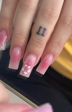 Nail Inspo Spring Square, Not French Tip Nails, Trendy Nails Ideas Long, Pink Reflective Glitter Nails French Tip, Nail Ideas Summer Flowers, 2k Nail Designs, Short Medium Pink Nails, Latina Summer Nails, Summer Nails French Tip Pink