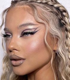 👄 Best Makeup Trend Inspirations! [Click Here] #Aesthetic Gangsta Makeup, Exotic Makeup, Coachella Makeup, New Years Eve Makeup, Lip Makeup Tutorial, Makeup For Blondes, Eye Makeup Pictures, Valentines Makeup, Beautiful Eye Makeup