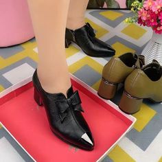 Pumps Women's Casual Shoes GRCL0148 Leather Square High Heels https://www.touchy-style.com/products/pumps-womens-casual-shoes-grcl0148-leather-square-high-heels Touchy Style #Bestseller Short Booties, Chunky Heel Ankle Boots, Point Shoes, Heel Ankle Boots, Ladies Short, Pumps Shoes, Women Boots, Leather Shoes Woman, Womens Ankle Boots