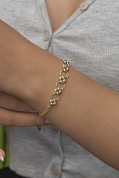 Silver Dorika Bead Design Bracelet  ♥ ✔️Metal Used: 925 Sterling Silver ✔️Weight : 3,90 Gr ✔️Chain Length : 17+4 Cm ✔️Stone Type : Zircon ✔️Coating : Gold Plated ⚠️Care: It does not darken as long as contact with substances such as Perfume, Water, Alcohol, Cream, Bleach is avoided. -NRZ998673 Turkish Gold Bracelet Design, Delicate Beaded Bracelet For Anniversary, Adjustable Hand Set Bracelets, Adjustable Hand-set Bracelets, Adjustable Charm Bracelet With Spacer Beads, Adjustable Spacer Beads Charm Bracelet, Dainty Charm Bracelet With Round Beads, Charm Bracelet With Spacer Beads As Gift, Delicate Round Beads Chain Bracelet