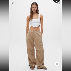 Used Once. No Flaws. Size Small In Womens. Retails Online For $50+ Tax! Open To Offers Brown Parachute Pants Outfit, Brown Parachute Pants, Parachute Pants Outfit, Gauze Pants, Athleisure Pants, High Waisted Flare Jeans, Pull And Bear, Green Cargo Pants, Womens Playsuits