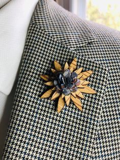 Excited to share this item from my #etsy shop: Wooden Lapel Pin / Wood Brooch Wedding Lapel Flower #wedding #lovefriendship #woodlapelpins #woodenlapelpin #lapelpins #groomsmenlapelpins Wood Brooch, Grooms Party, Prom Suits For Men, Disney Dress Up, Cascading Wedding Bouquets, Brooch Wedding