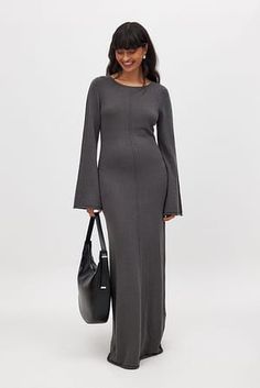 Fine Knitted Maxi Dress Grey Ribbed Dress Outfit, Office Wear Dresses, Knitted Maxi Dress, Tops Fall Outfits, Trumpet Sleeves, Ribbed Maxi Dress, 2024 Style, Grey Maxi Dress, Ribbed Dress