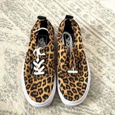 Nwt Vans Leopard Print Lace-Up Sneakers Casual Leopard Print Lace-up Sneakers, Casual Low-top Leopard Print Sneakers, Brown Slip-on Vans Sneakers, Brown Low-top Vans Sneakers, Casual Leopard Print Sneakers With Cushioned Footbed, Leopard Vans, Vans Leopard, Velvet Vans, Vans Authentic Shoes