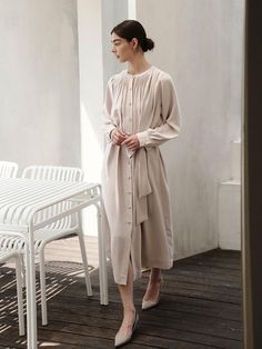 Composition : Outshell: 100%PolyesterColor : Light pinkCountry of Origin : Republic of Korea Jumpsuit Dress, Long Dress, Light Pink, Round Neck, Dress Outfits, Composition, The Originals, Clothes For Women, Pink