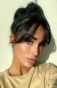 Curtain bangs are versatile, flattering, and the perfect addition to any haircut, and can make you look and feel gorgeous. Fringe Hairstyles, Long Hair With Bangs, Haircuts For Long Hair, Curtain Bangs, Gorgeous Hair, Balayage Hair, Hairstyles With Bangs