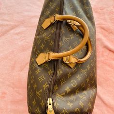 It’s In Great Condition ,Beautiful Bag Inside And Out Is Very Clean. Speedy 40, Lv Speedy, Bag Inside, Beautiful Bags, Limited Time, Black And Brown, Bag Lady, Black, Color