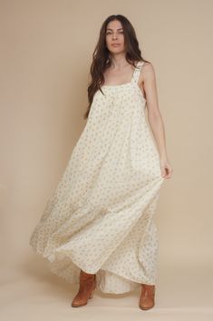 Brand: In Loom Floral maxi dress with an open criss cross back. ♡ Details Color: Lemon Creme Open criss cross back Hidden side Zipper Elasticized back Partially lined Vintage wash 65% Cotton, 35% Rayon | Lining: 100% Rayon Hand wash recommended Size & Fit Model info: Height 5'3"| Bust 32"| Waist 25"| Hips 34" Model is wearing a size small Fit: Casual fit Stretch: Lower back is elasticized Measurements: S: Bust 35" | Length 52.5" M: Bust 38" | Length 53" L: Bust 40" | Length 54.5" Stretch Lower Back, Lemon Creme, Casual Fit, Floral Maxi, Lower Back, Casual Fits, Floral Maxi Dress, Criss Cross, Side Zipper