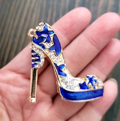 Size: 42mmX44mm, enamel with rhinestone -1 loop -1pc/pkg Blue High Heel Shoes, Diy Key, Blue High Heels, Shoe Charms, High Heel Shoes, Key Chain, Chocolates, Charm Pendant, High Heel