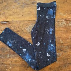 Size Small H&M Legging. Nwot. Cool Galaxy/Celestial Pattern Celestial Pattern, Galaxy Leggings, H&m Leggings, Colorful Leggings, Black Blue, Pant Jumpsuit, Blue Black, H&m, Pants For Women