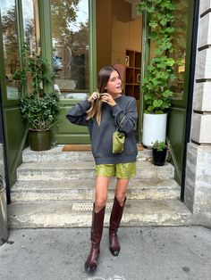 Cowboy Boots Fall Outfit, Errands Outfit Spring, 888 Manifestation, Streetstyle Aesthetic, Aesthetic Street, Inspiration Aesthetic, City Outfits, Inspiration Fashion, Cute Fall Outfits