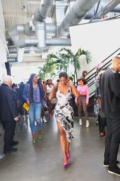 Tiwa Savage Fashion, Dark Blue Jumpsuit, Nigerian Style, Berklee College Of Music, La Outfits, Nigerian Styles, Jason Derulo, Blue Jumpsuits