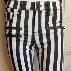 Euc, Unworn. Ankle Length And Has A Slightly Weathered Look. Purchased From Hot Topic. Juniors Size 5. Inseam 29 Inches. All Front Pockets, Except The Small Coin Pocket, Are Faux Pockets. Back Pockets Are Actual Pockets. Black And White Pants, White Pants, Hot Topic, Ankle Length, Pant Jumpsuit, Coin, Pants For Women, Black White, Black And White