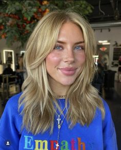 Blonde Hair Color Ideas Short, Blonde Medium Length Hair, Blonde Hair Hairstyles, Medium Length Blonde Hair, Dyed Blonde Hair, Blonde Hair Color Ideas, Blonde Hair Inspiration, Golden Blonde, Medium Length Hair