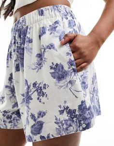 Shorts von Abercrombie & Fitch Bloomin' lovely Mit hohem Bund Elastischer Bund Seitentaschen Normale Passform Blue Floral Print, Brunch Outfit, Maxi Dress Trend, Swimwear Sale, Petite Maternity, Hoodies For Sale, Plus Size Pregnancy, Jacket Sale, Swimwear Accessories