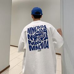 Oversized, Back Print Graphic Tee, Loose Streetwear T-shirt Laid Back Outfits, Moda Hip Hop, Design Jersey, Oversized Streetwear, American Casual, Style Hip Hop, Estilo Hip Hop, Men's Coats And Jackets, Ținută Casual